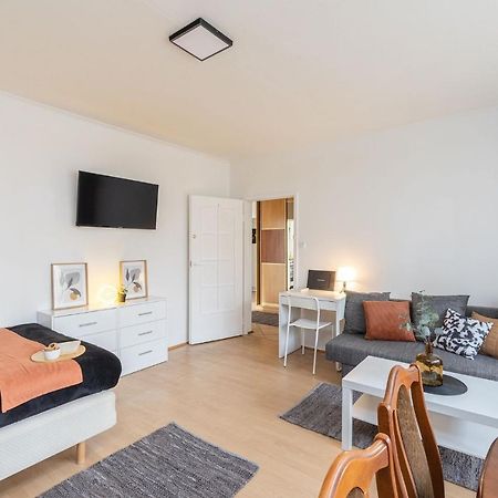 Room, Pirenejska 20 Cozy Rooms Warsaw Luaran gambar