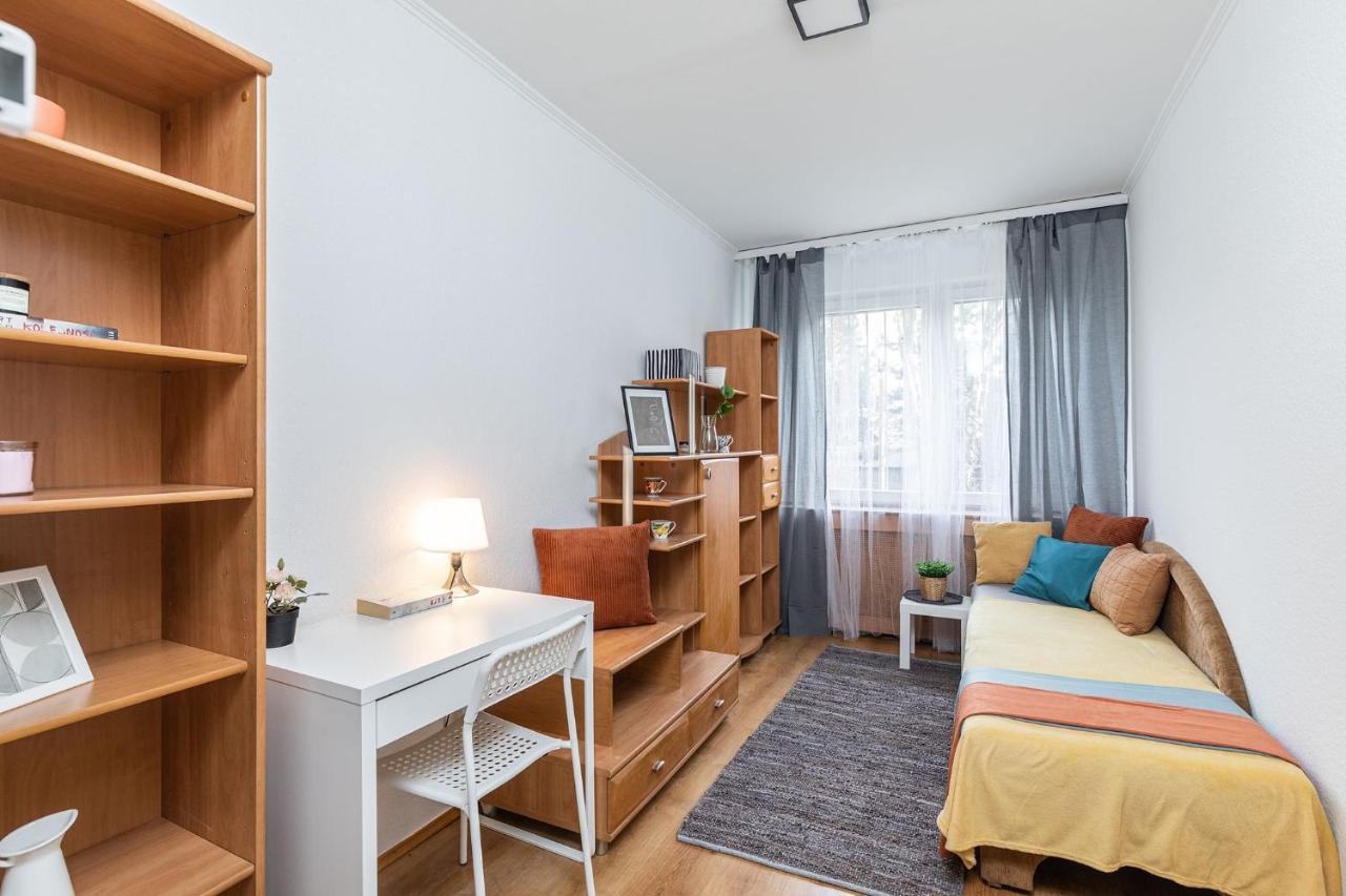 Room, Pirenejska 20 Cozy Rooms Warsaw Luaran gambar